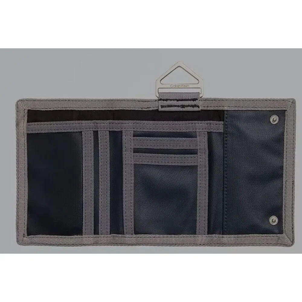 Calvin Klein Men's‎ Utility Snap With Metal Buckle Wallet Gray